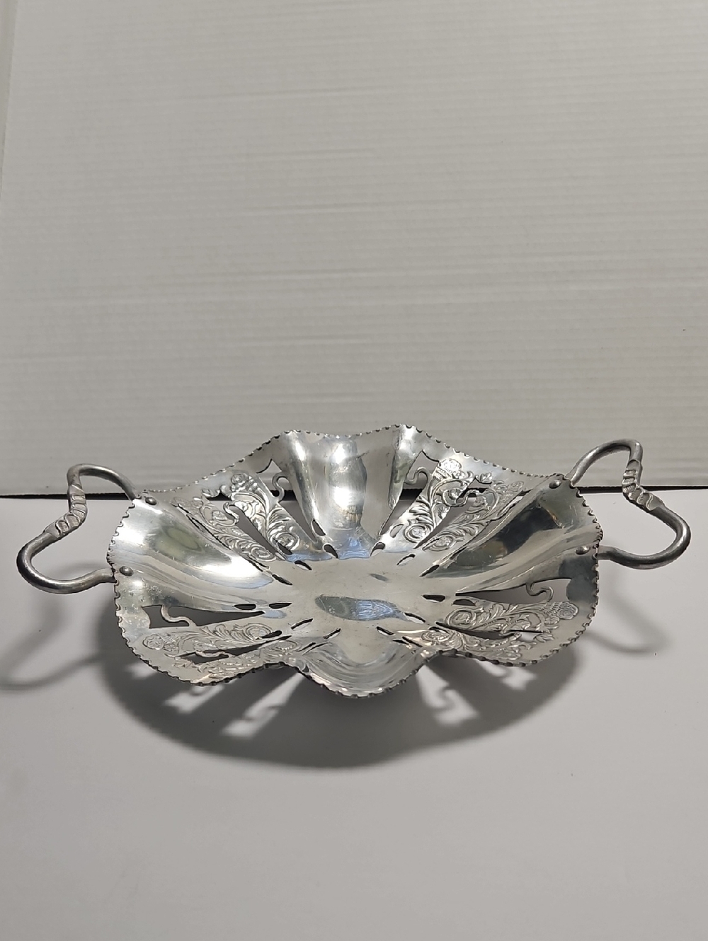 Vtg Thames Forged Silver Decorative Two-Handle Serving Bowl